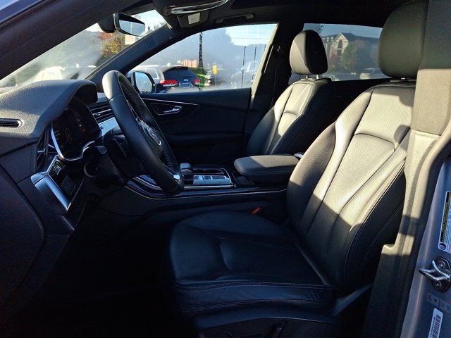 Used 2019 Audi Q8 Premium Plus w/ Premium Plus AWD/4WD image 17