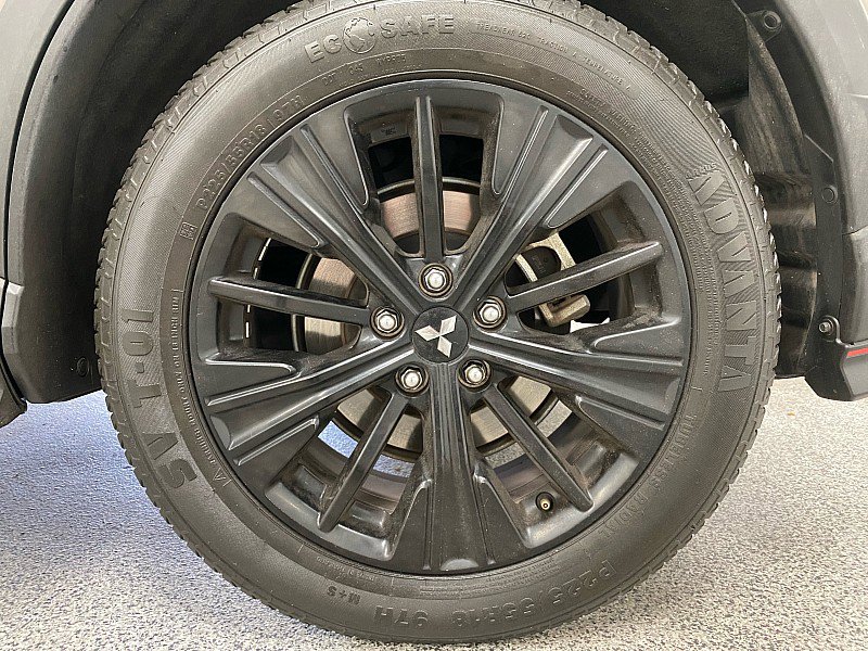 Used 2020 Mitsubishi Eclipse Cross LE image 23