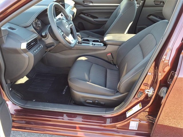 Used 2023 Nissan Altima 2.5 SV w/ SV Premium Package image 12