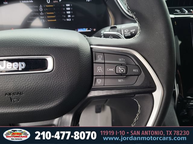 Used 2025 Jeep Grand Cherokee Laredo X RWD image 30