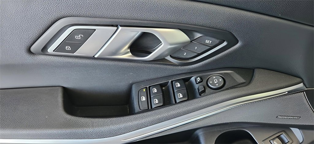 Used 2020 BMW 330i Sedan w/ Premium Package image 13
