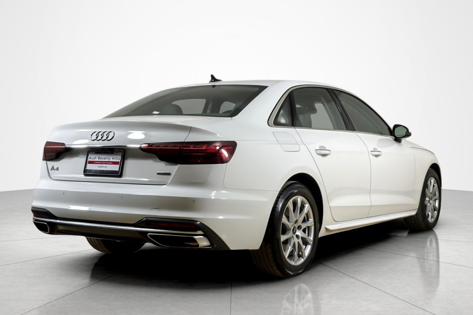 Used 2023 Audi A4 2.0T Premium w/ Convenience Package AWD/4WD image 5