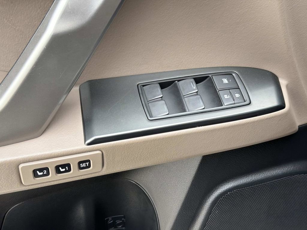 Used 2023 Lexus GX 460 Premium w/ Premium Package image 17