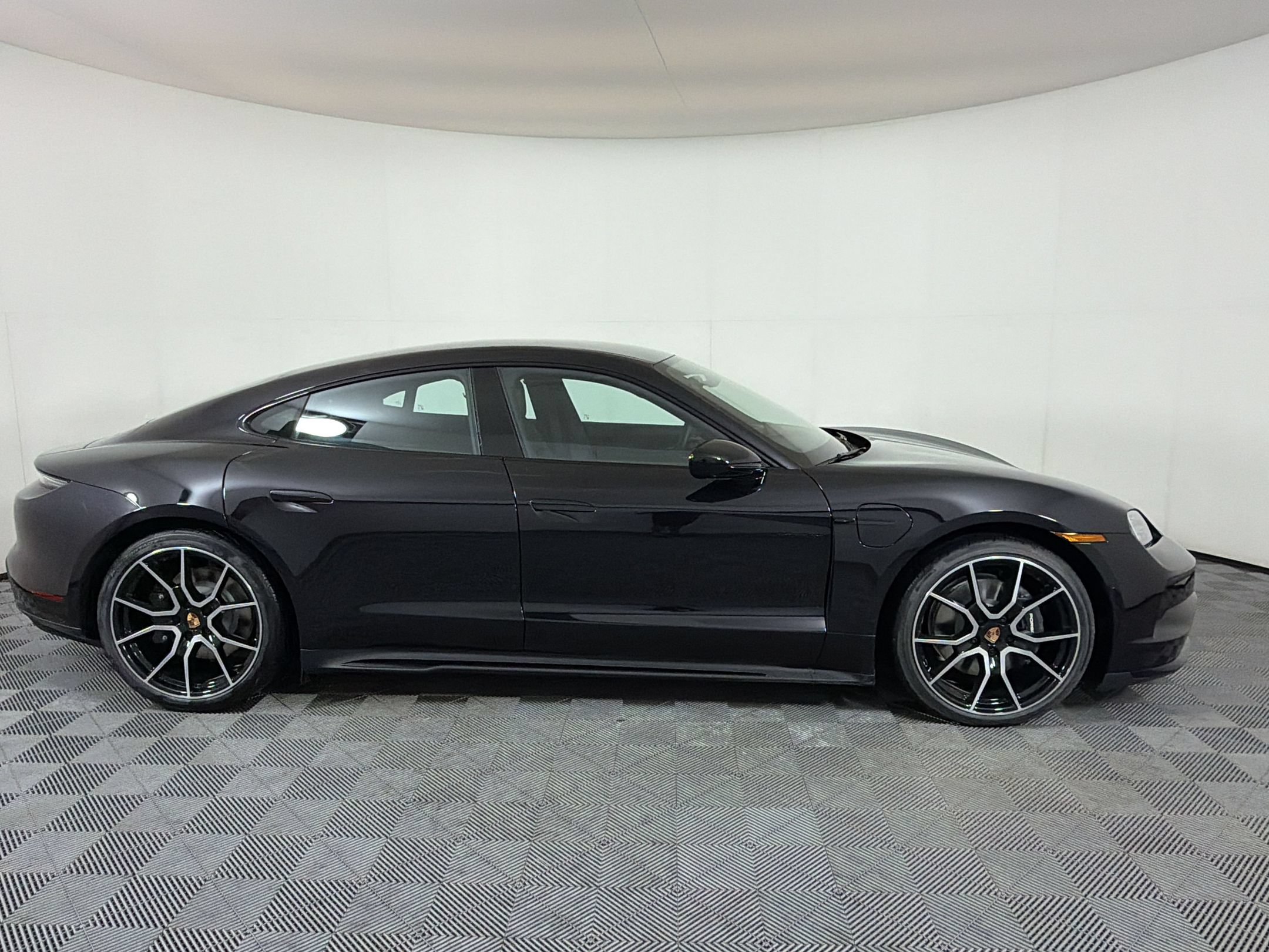 Used 2026 Porsche Taycan AWD/4WD image 9