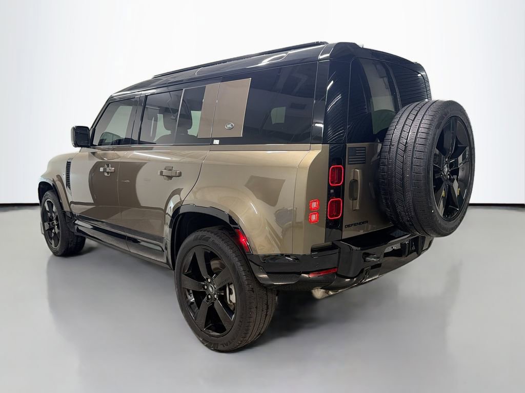 Used 2024 Land Rover Defender 110 X-Dynamic SE AWD/4WD image 3