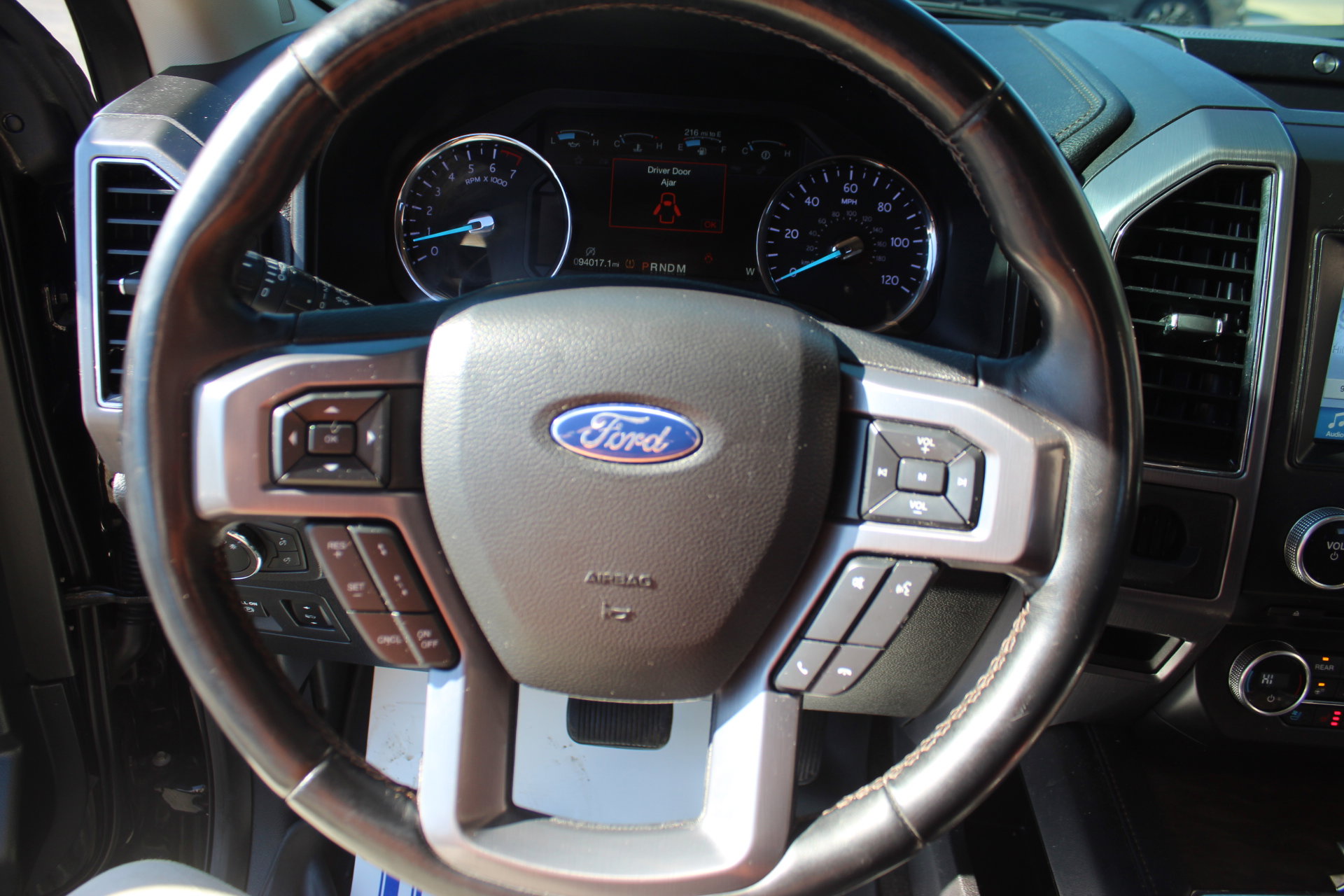 Used 2018 Ford Expedition Max Platinum image 17