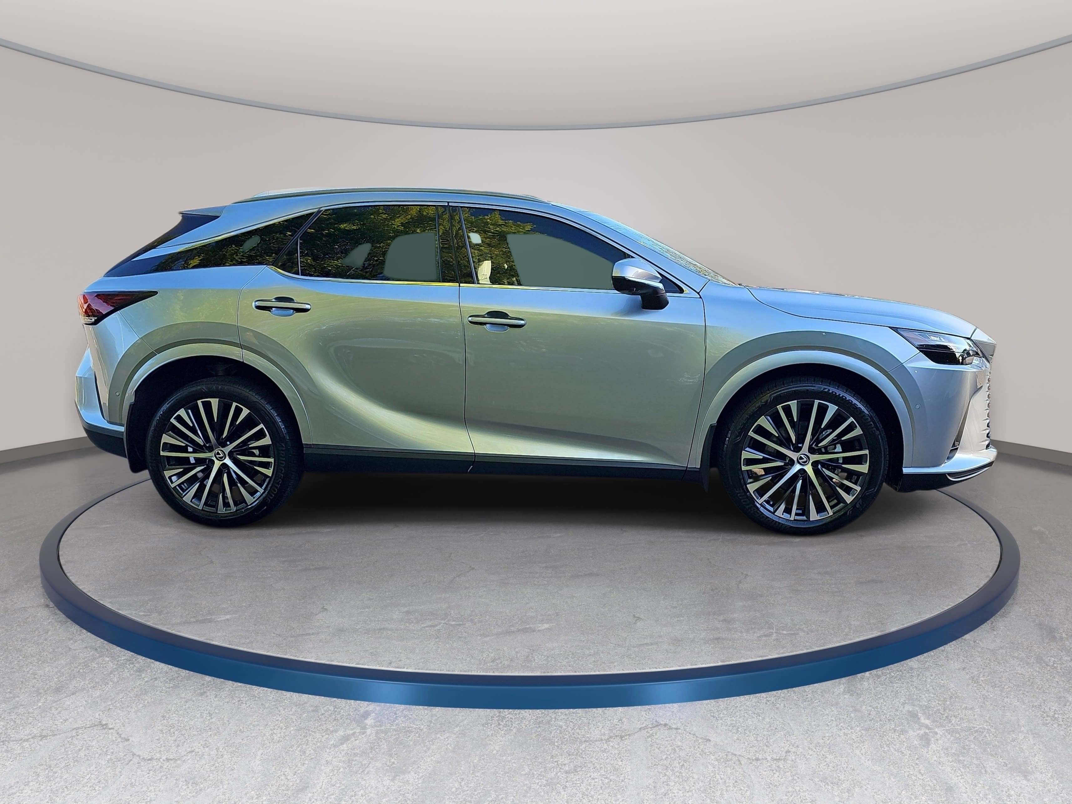 Used 2024 Lexus RX 350 Premium Plus w/ Convenience Package image 4