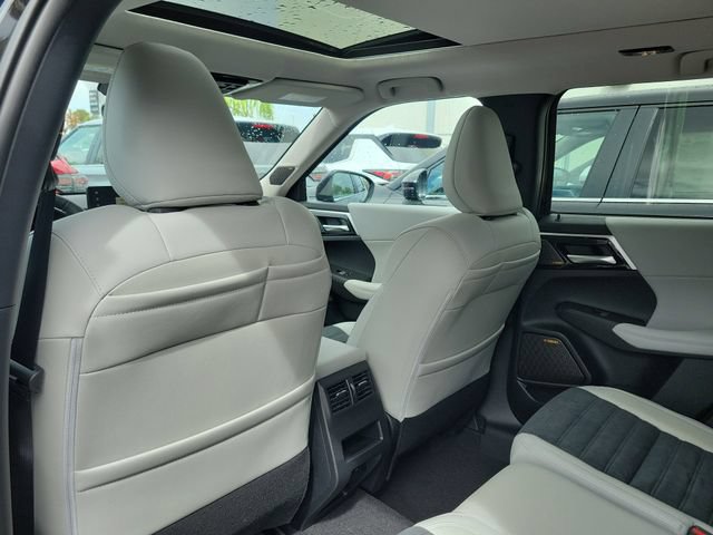 New 2026 Mitsubishi Outlander SE FWD image 15