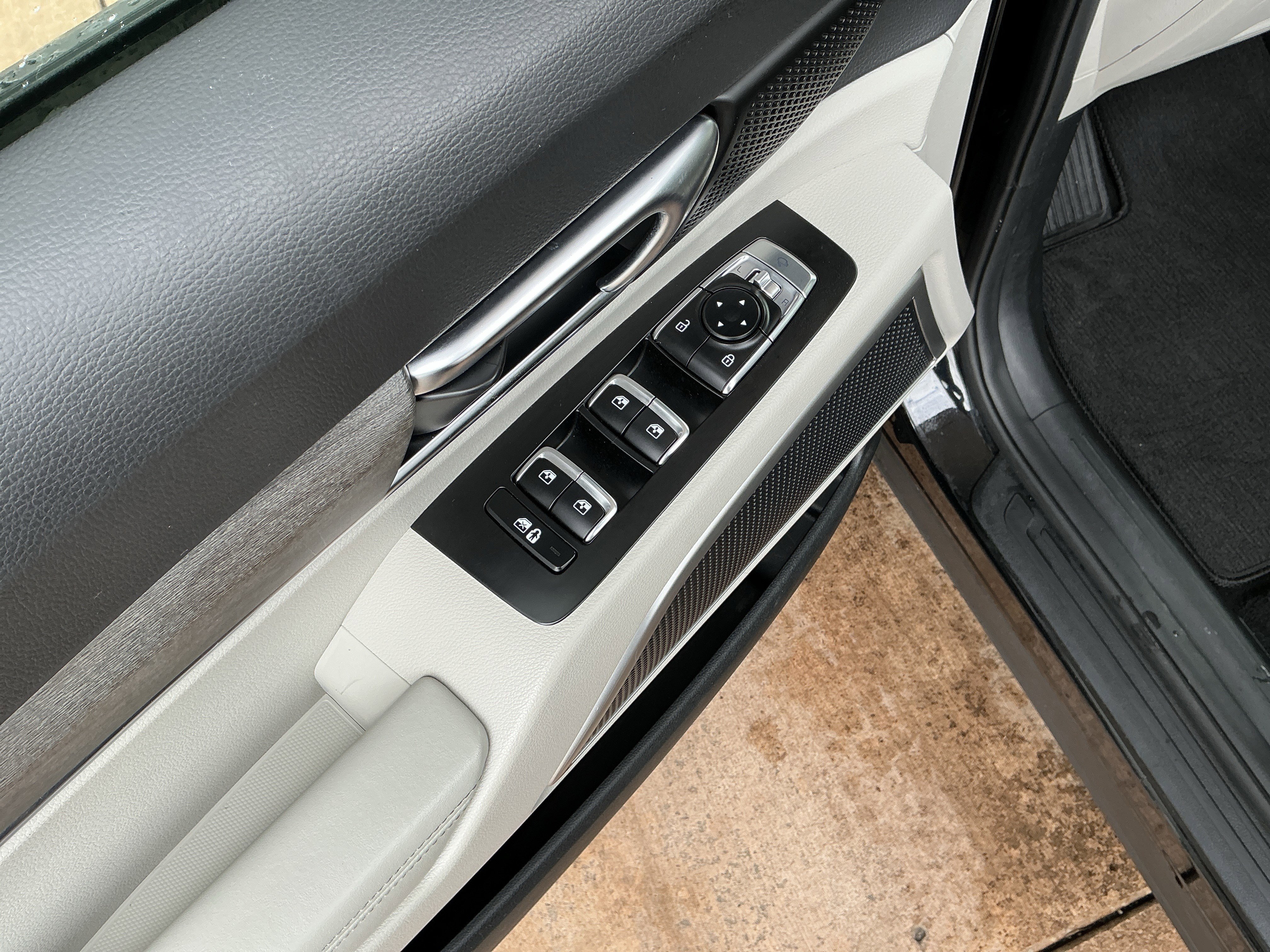 Used 2022 Kia Telluride EX w/ EX Premium Package image 15