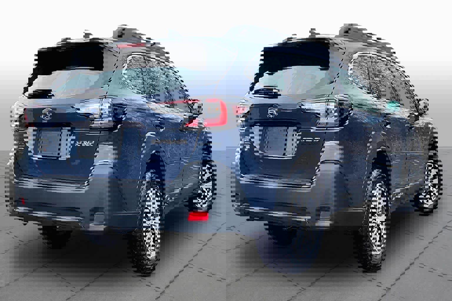 Used 2025 Subaru Outback AWD/4WD image 13