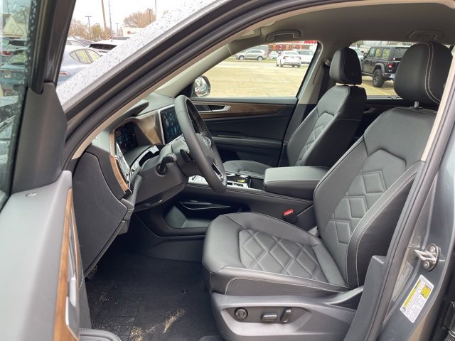 New 2025 Volkswagen Atlas SE image 8