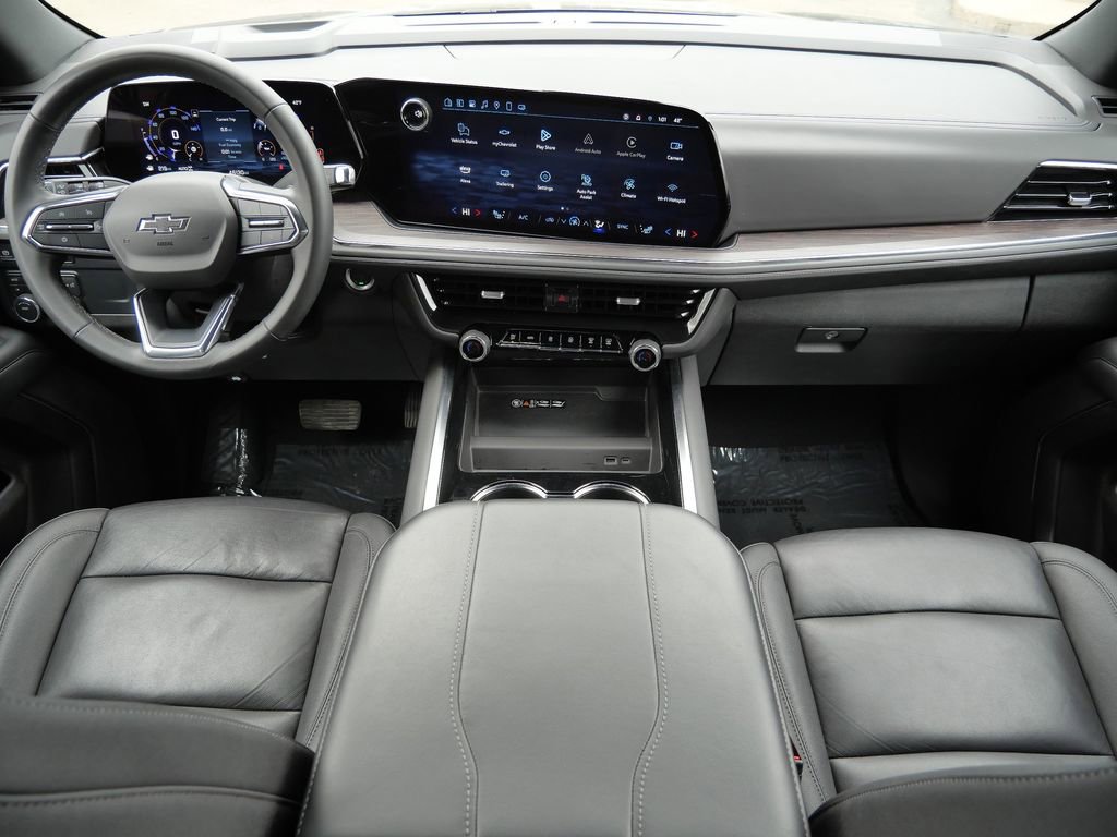 Used 2025 Chevrolet Suburban Z71 image 34