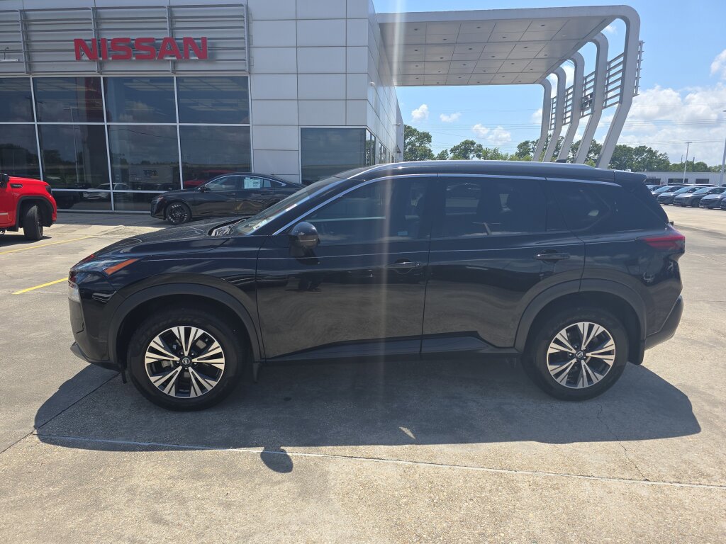 Used 2021 Nissan Rogue SV w/ Premium Package image 3