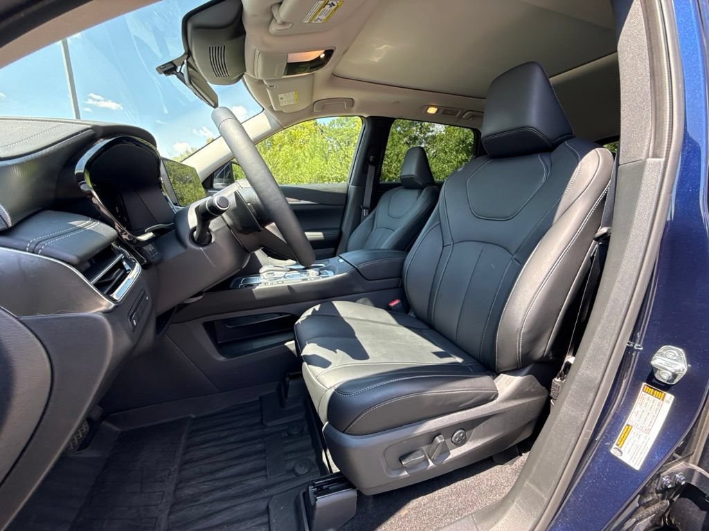 Used 2026 INFINITI QX60 Pure w/ Cargo Package AWD/4WD image 11