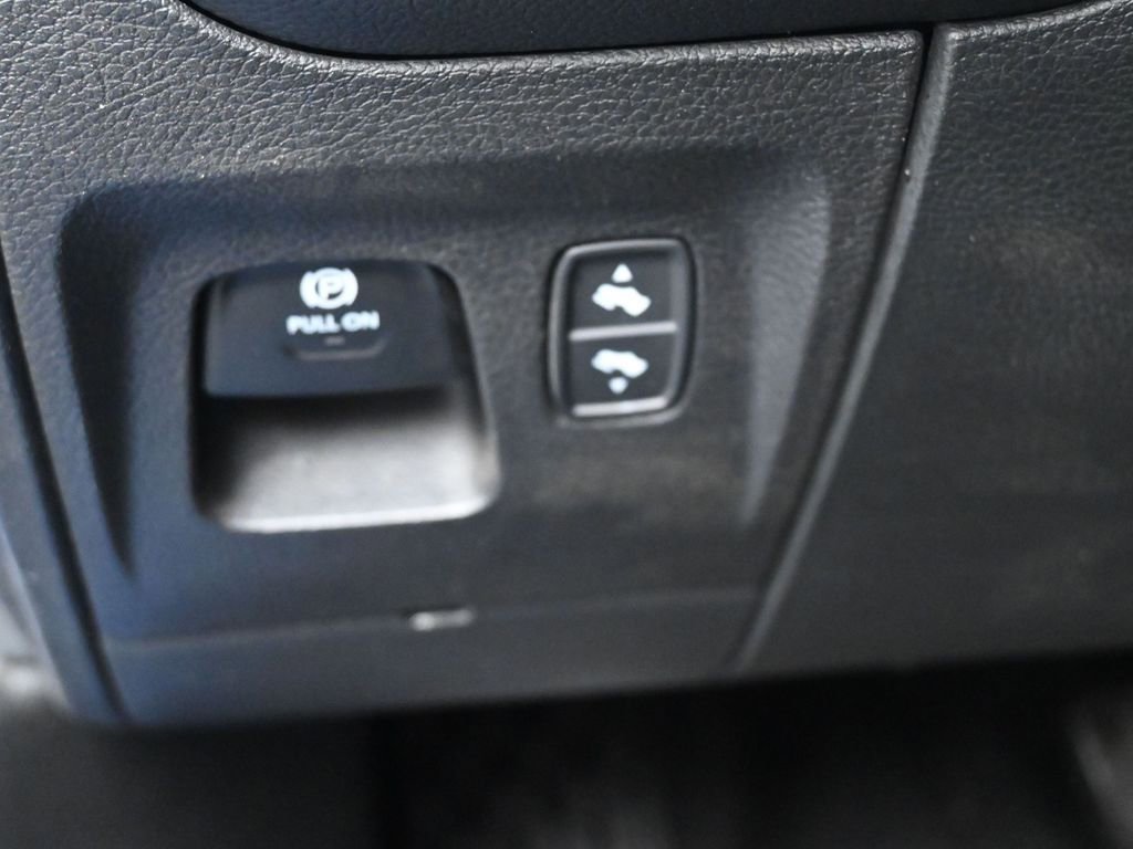 Used 2025 RAM 1500 Laramie w/ Night Edition image 18