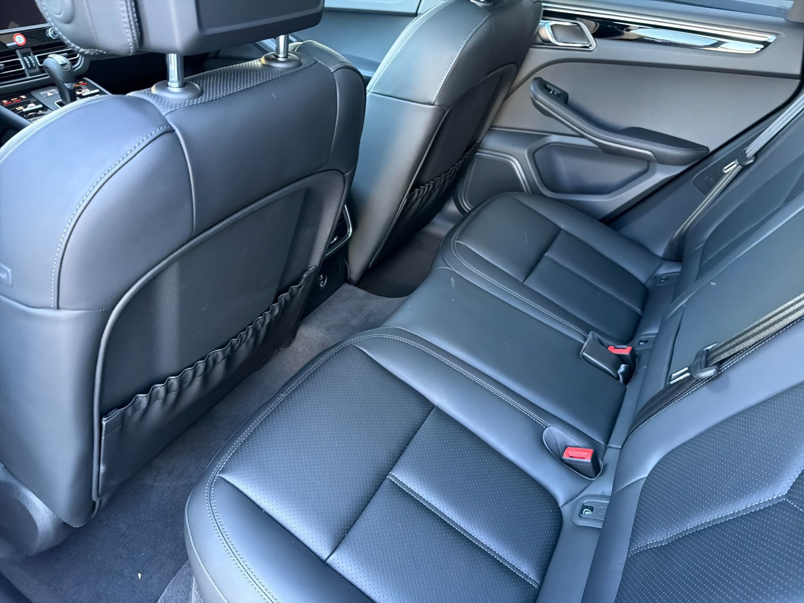 New 2026 Porsche Macan AWD/4WD image 13