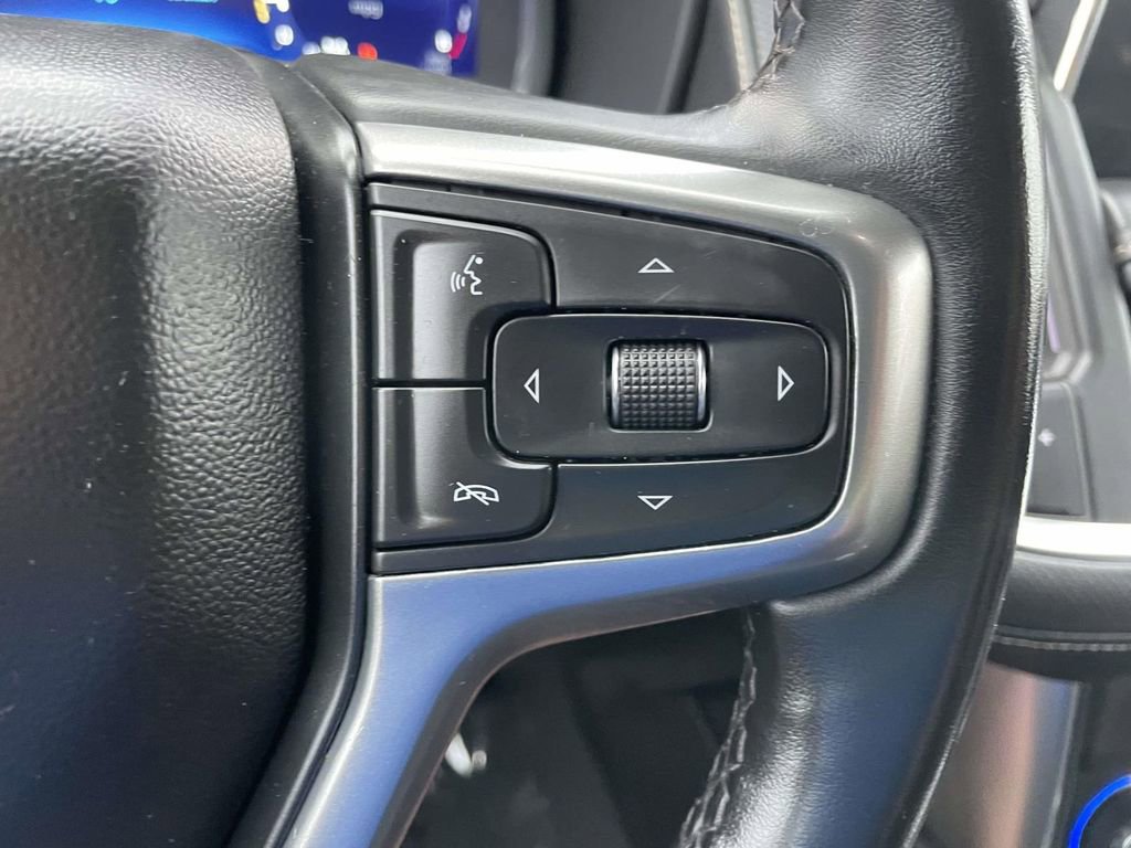 Used 2023 Chevrolet Suburban Premier image 31