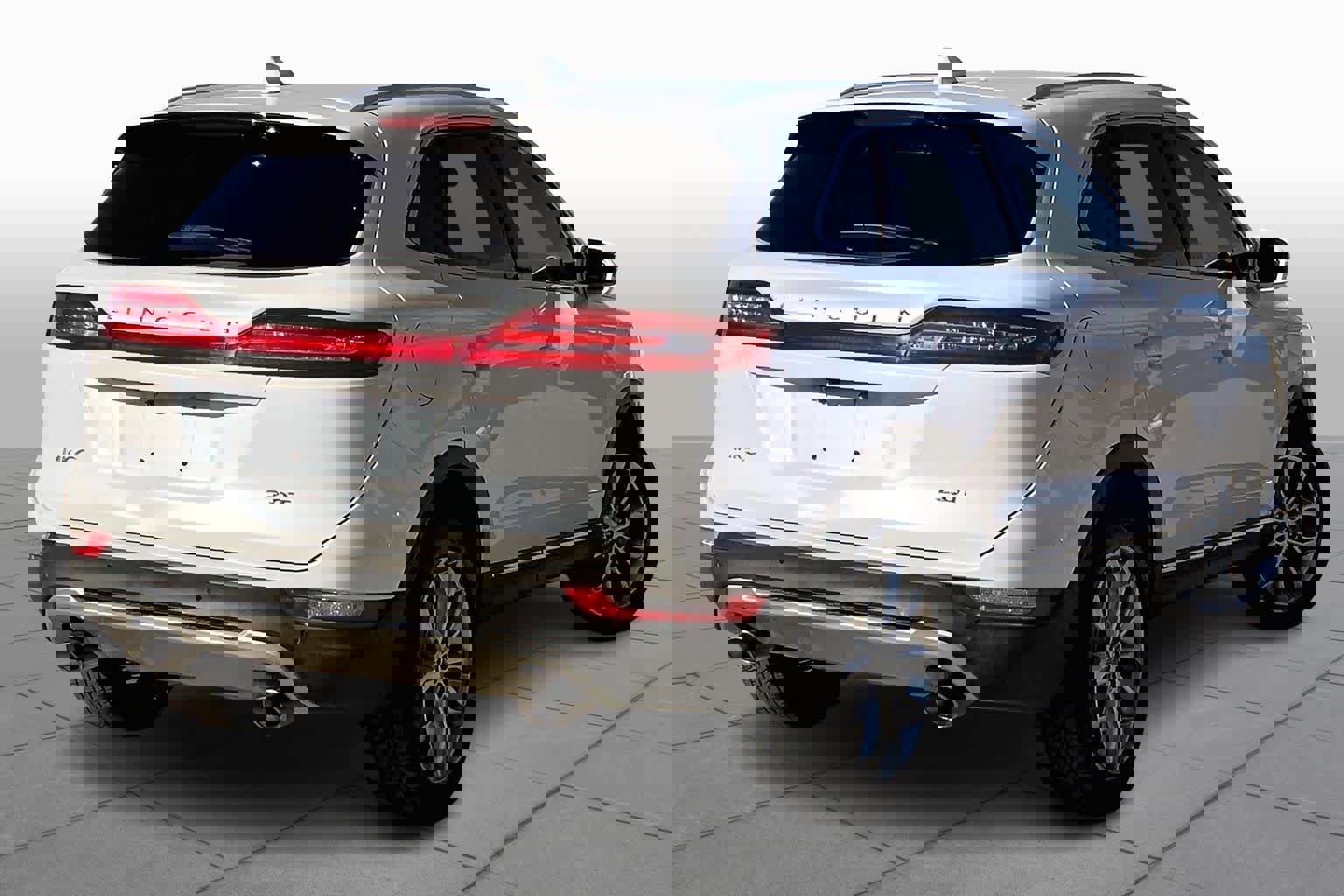 Used 2018 Lincoln MKC Select w/ Select Plus Package image 13