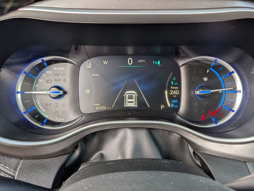 Used 2023 Chrysler Pacifica Touring-L FWD image 14