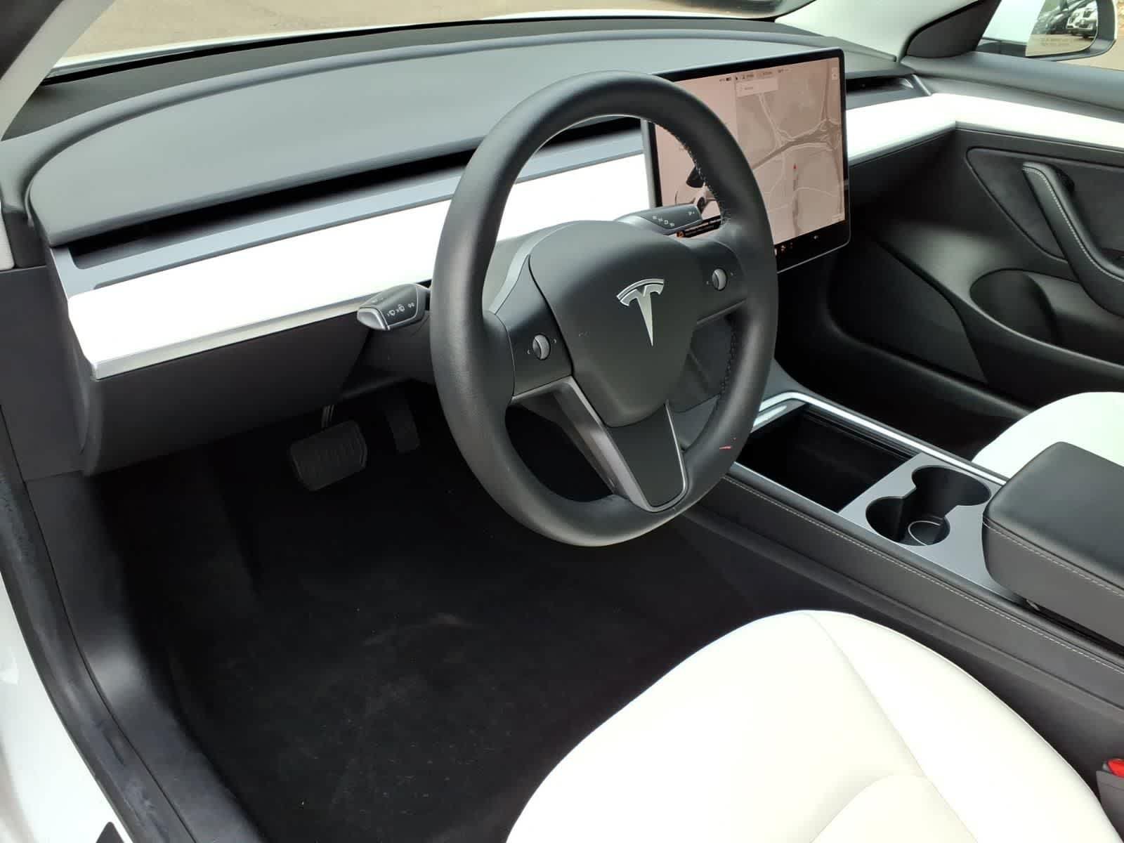 Used 2021 Tesla Model 3 Standard Range Plus RWD image 16