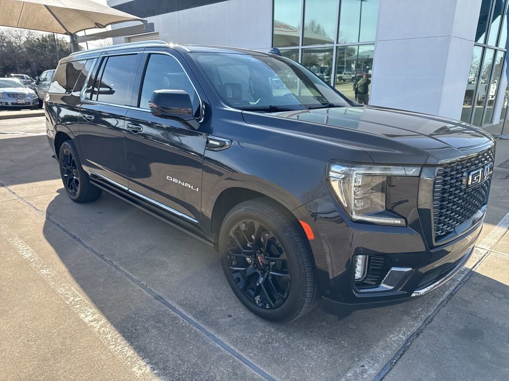 Used 2023 GMC Yukon XL Denali Ultimate image 5