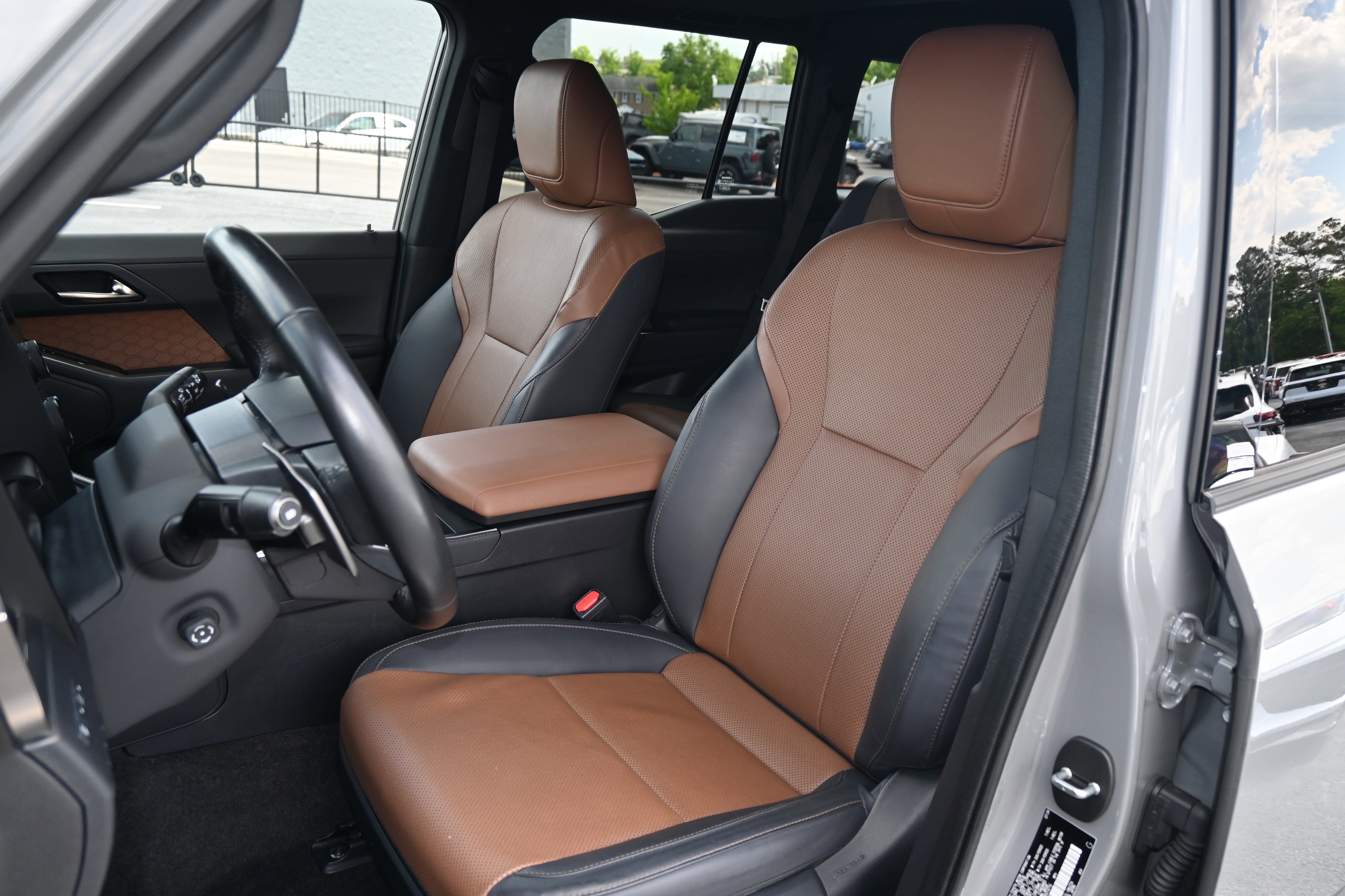 Used 2024 Lexus GX 550 w/ Accessory Package (Z1) AWD/4WD image 14