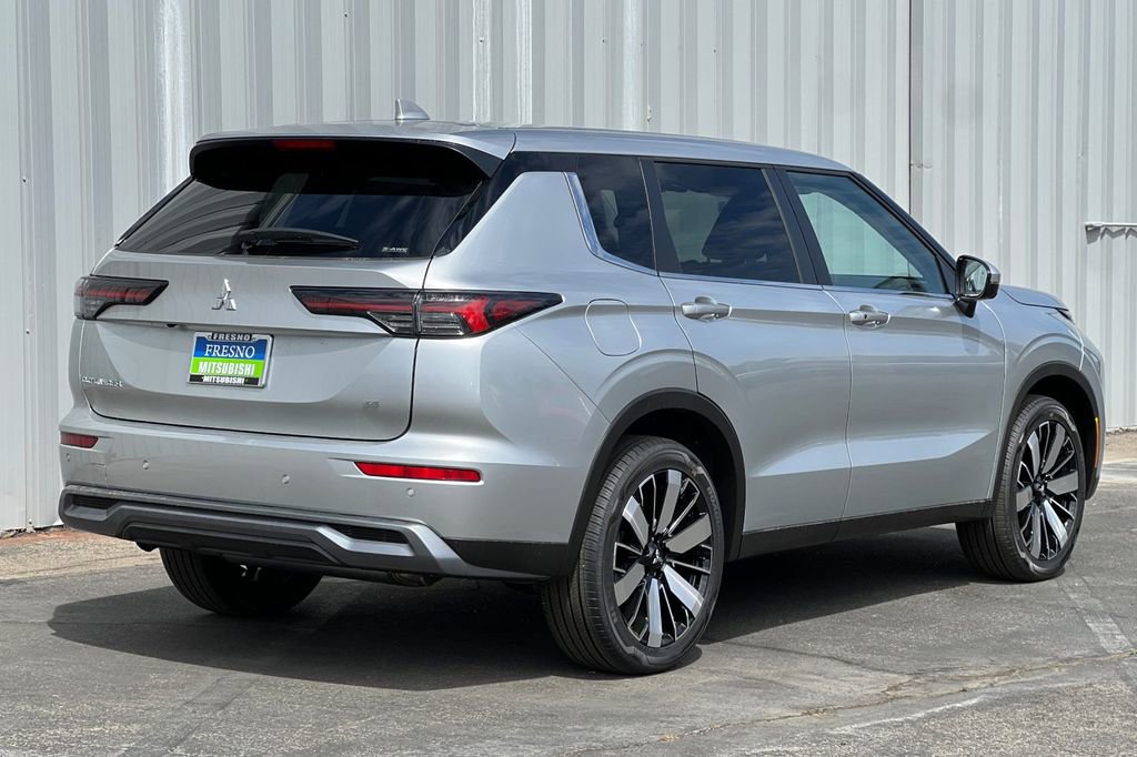 New 2026 Mitsubishi Outlander SE AWD/4WD image 5