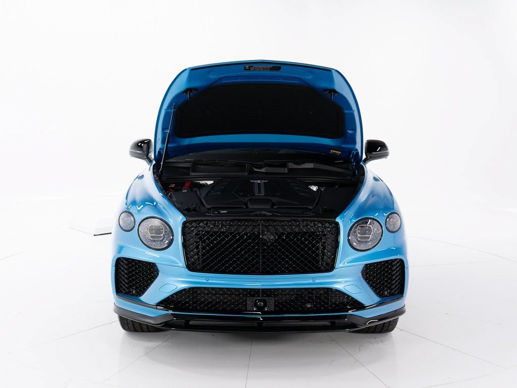 Certified 2025 Bentley Bentayga AWD/4WD image 48