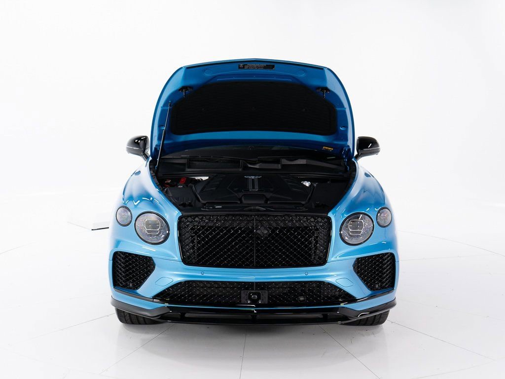 Certified 2025 Bentley Bentayga AWD/4WD image 48