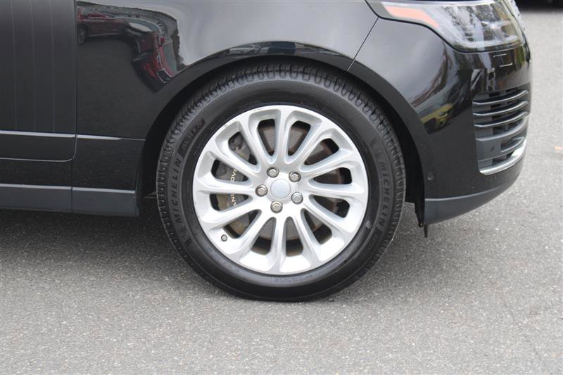 Used 2020 Land Rover Range Rover HSE image 10