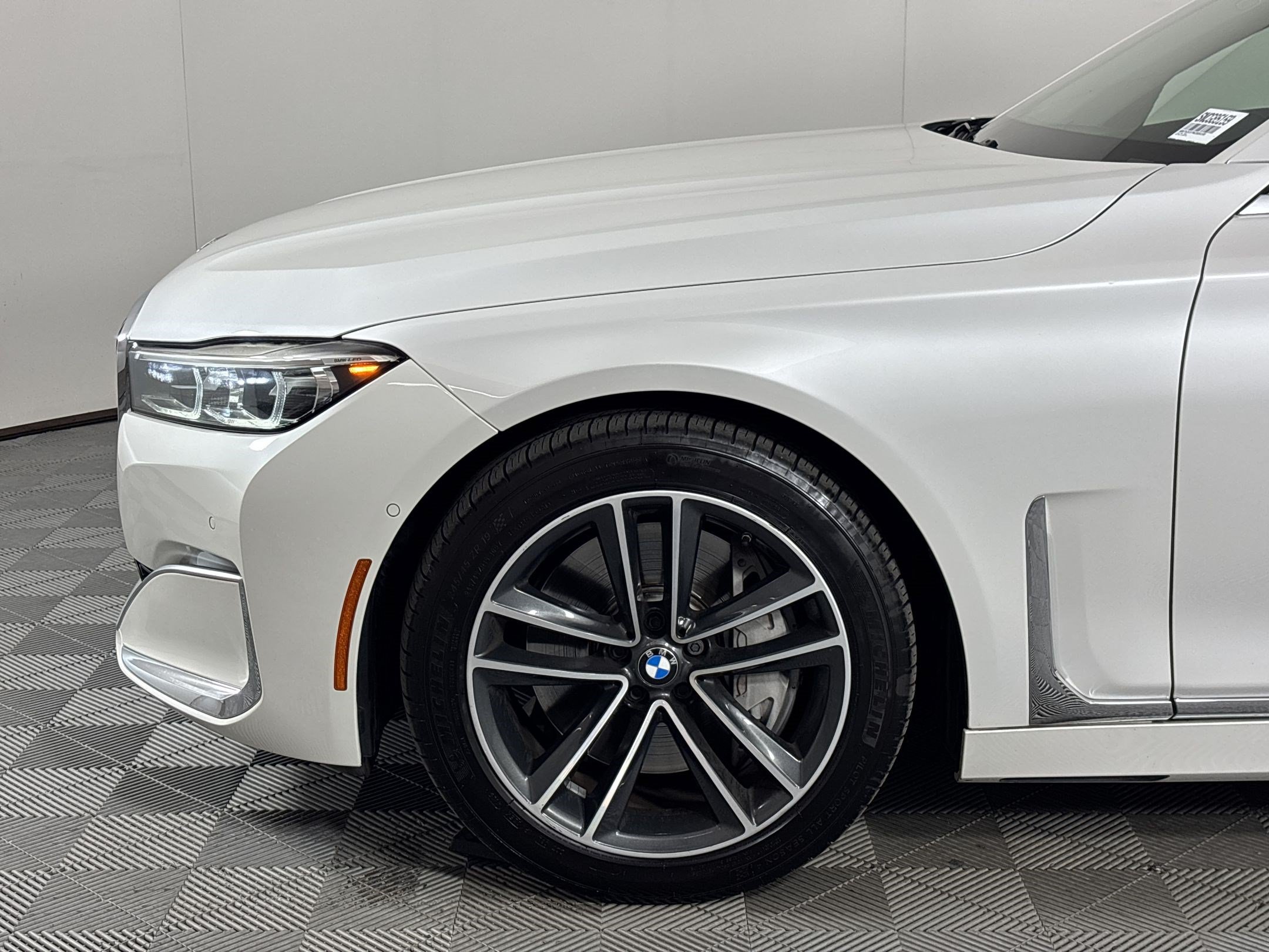 Used 2022 BMW 750Li xDrive AWD/4WD image 13