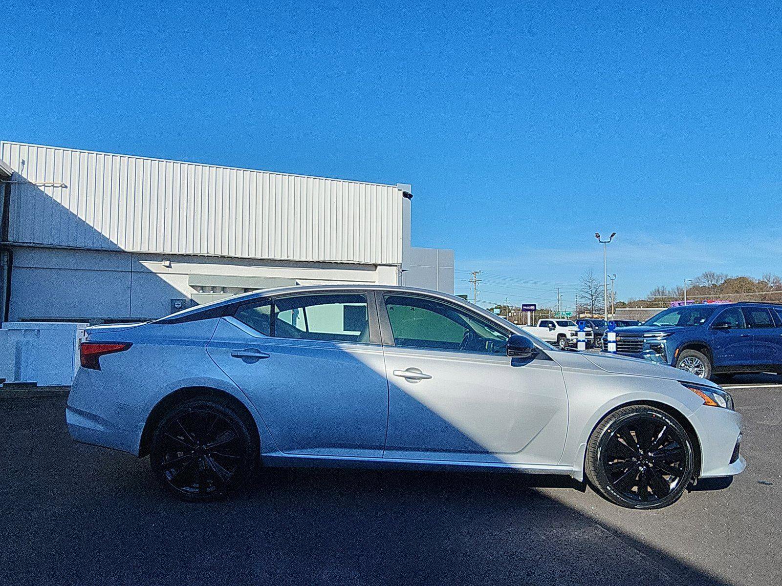 Used 2019 Nissan Altima 2.5 SR w/ SR Premium Package image 6