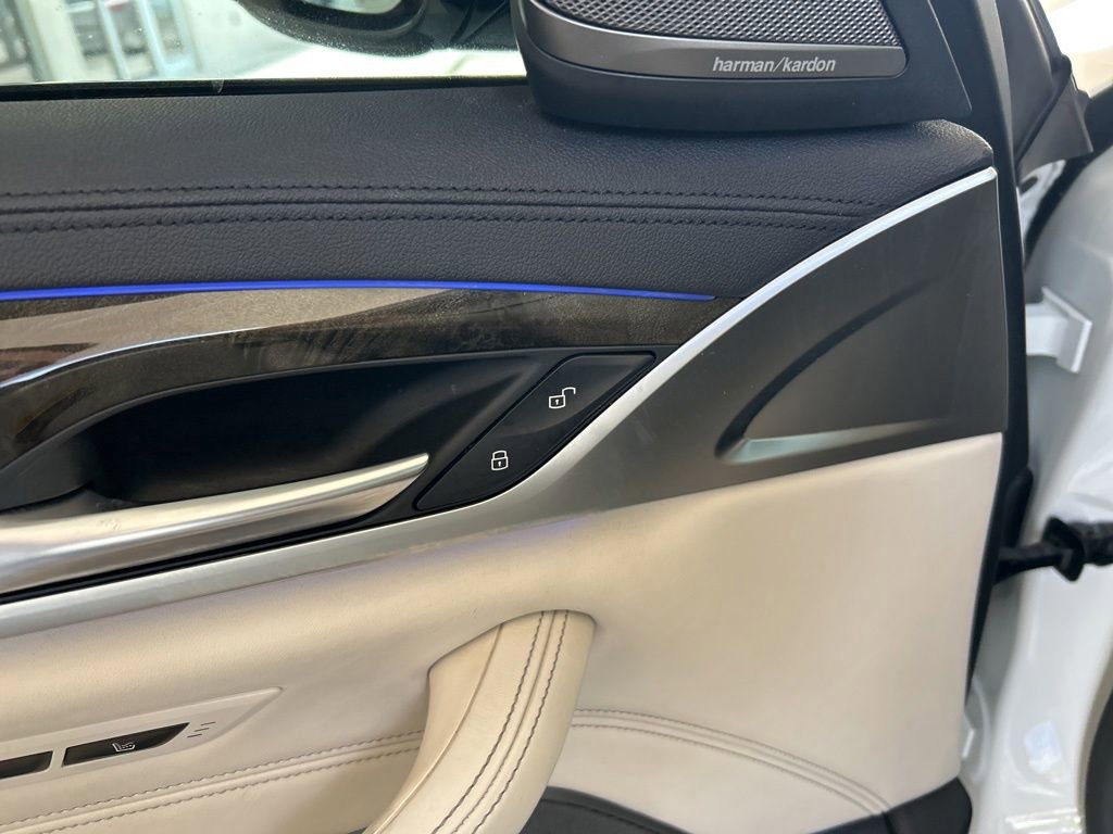 Used 2019 BMW M550i xDrive w/ Dynamic Handling Package AWD/4WD image 45