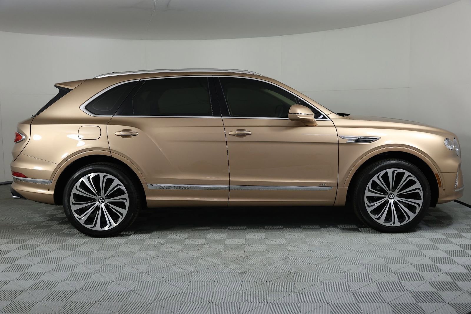Used 2021 Bentley Bentayga image 10