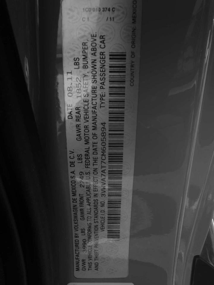 Used 2012 Volkswagen Beetle Turbo FWD image 40