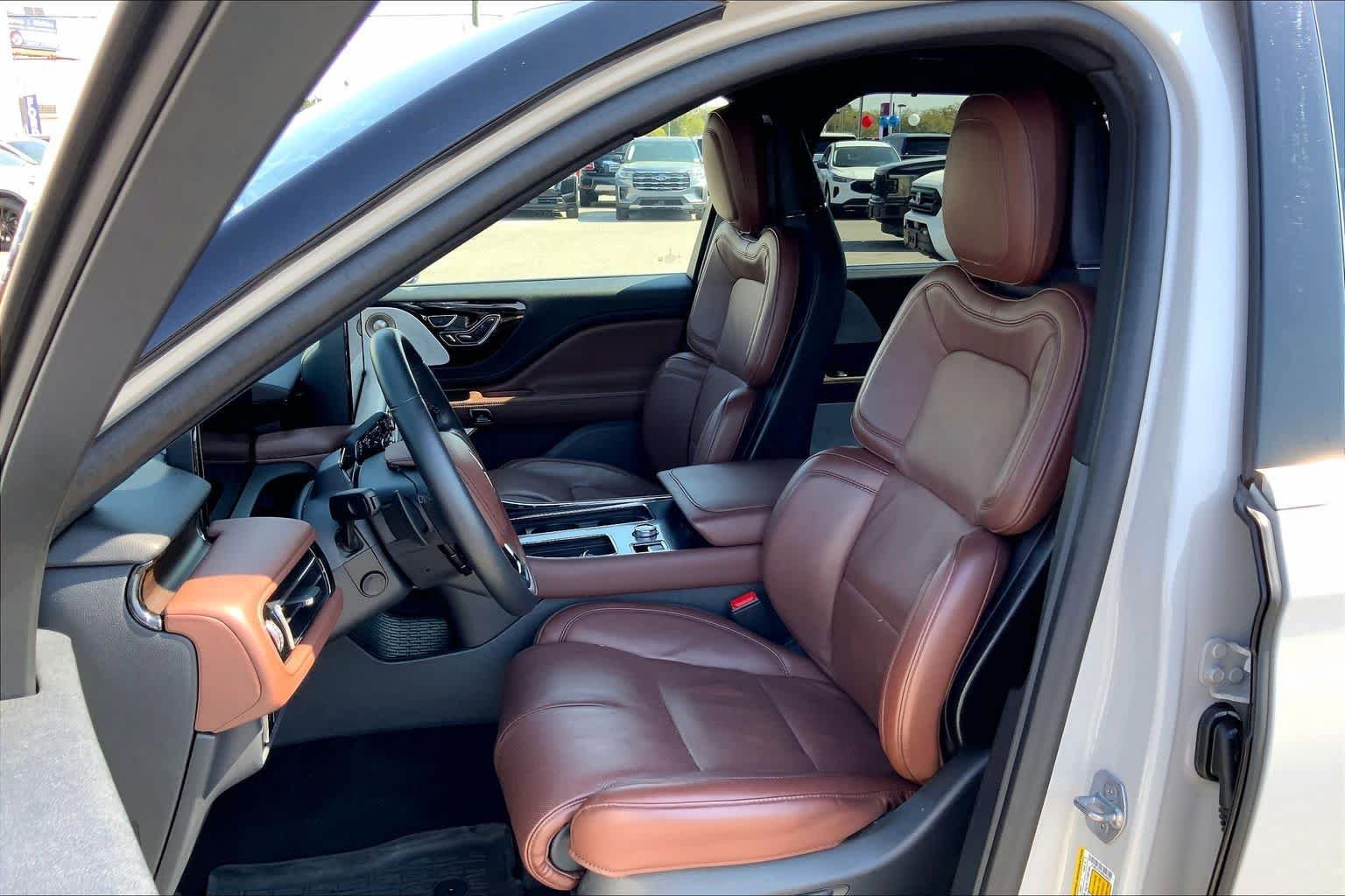 Used 2025 Lincoln Aviator Reserve w/ Equipment Group 201A AWD/4WD image 8