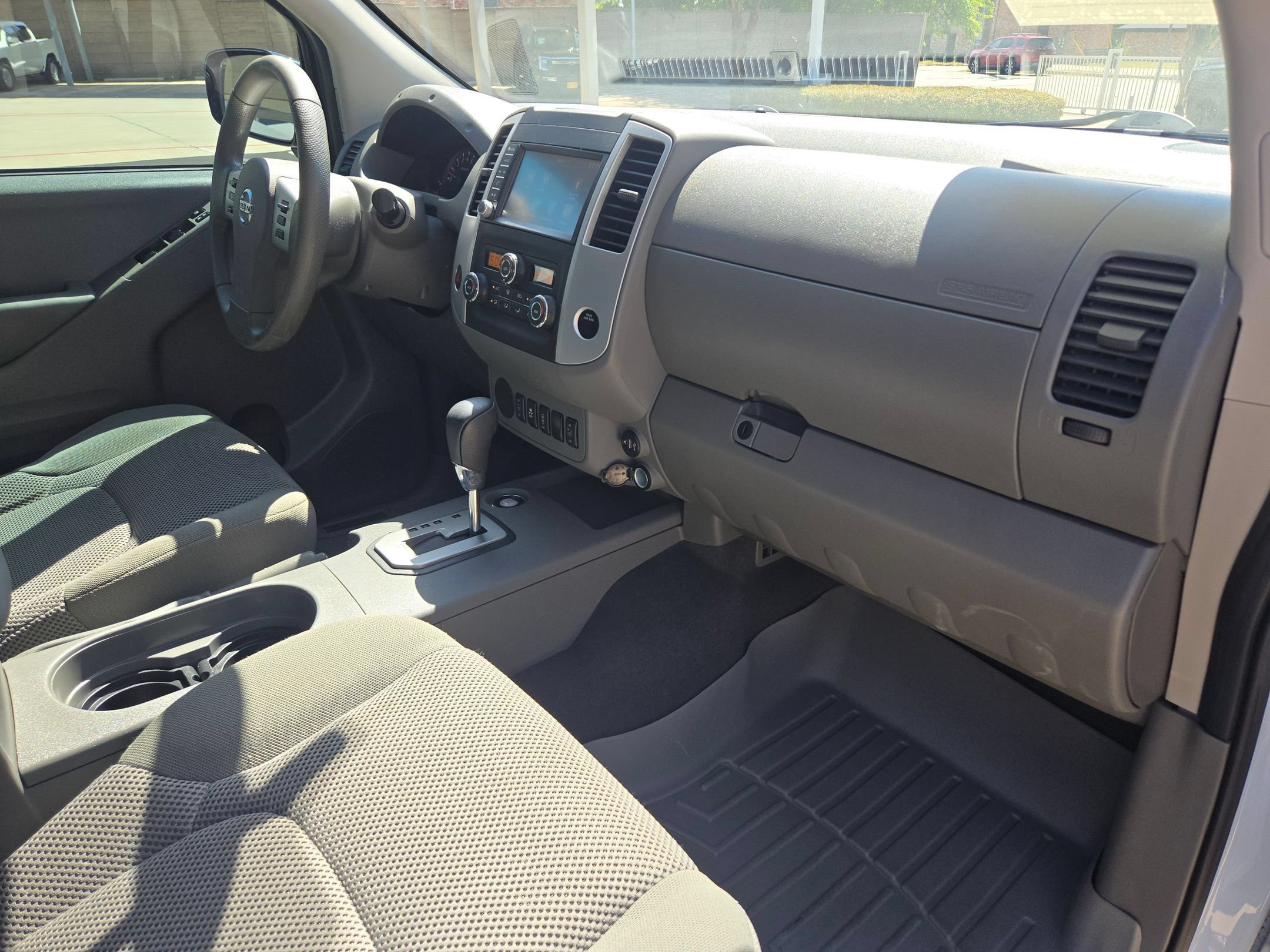 Used 2021 Nissan Frontier SV w/ Midnight Edition Floor Mats RWD image 27