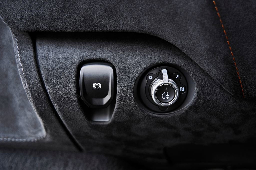 Used 2024 McLaren 750S RWD image 45