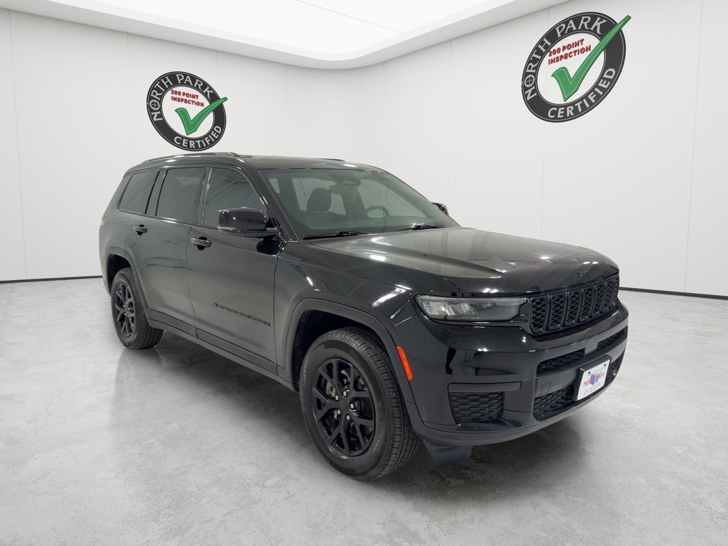Used 2024 Jeep Grand Cherokee L Laredo AWD/4WD image 25