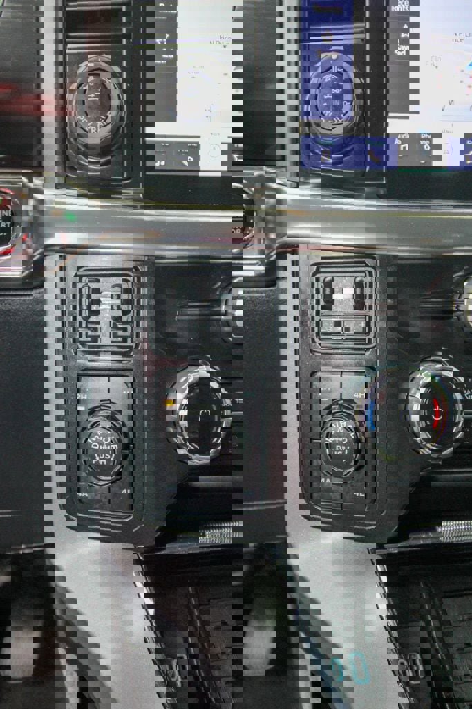 Used 2023 Ford F150 Lariat w/ Equipment Group 502A High image 29