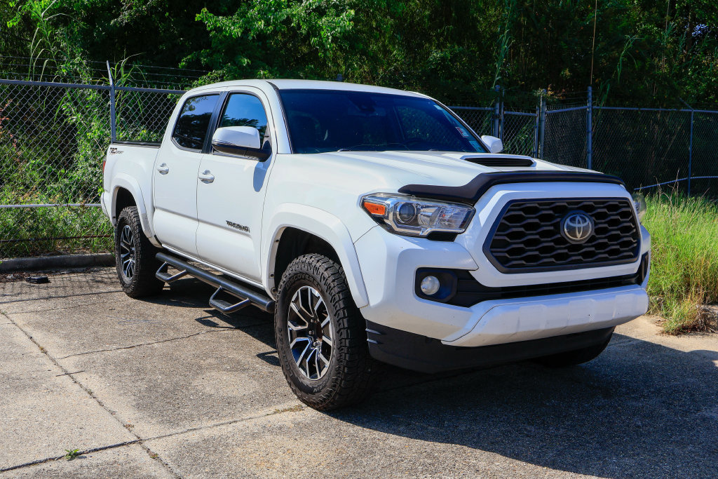 Used 2020 Toyota Tacoma TRD Sport RWD image 4