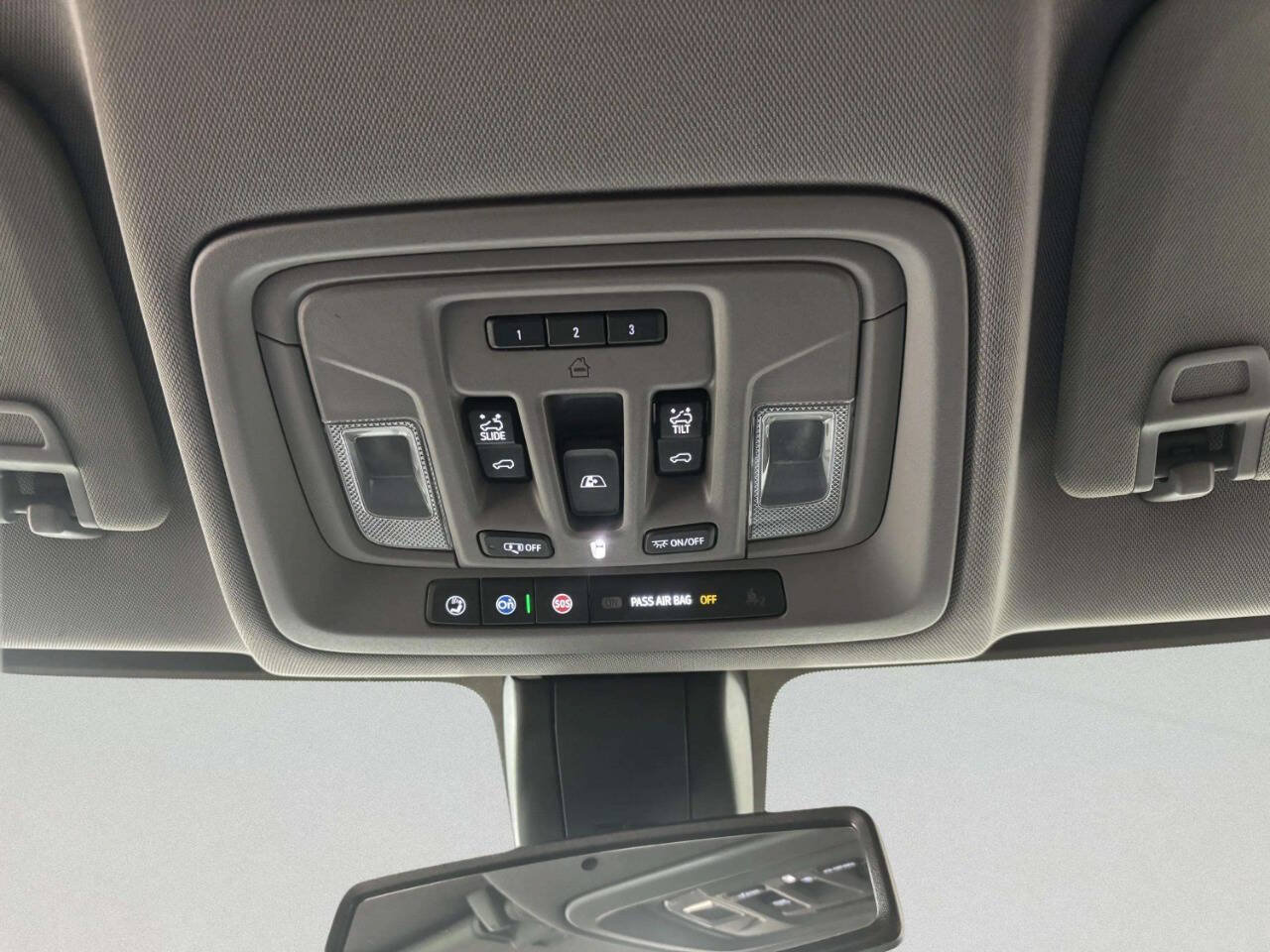 Used 2019 Chevrolet Silverado 1500 LTZ w/ LTZ Premium Package AWD/4WD image 32