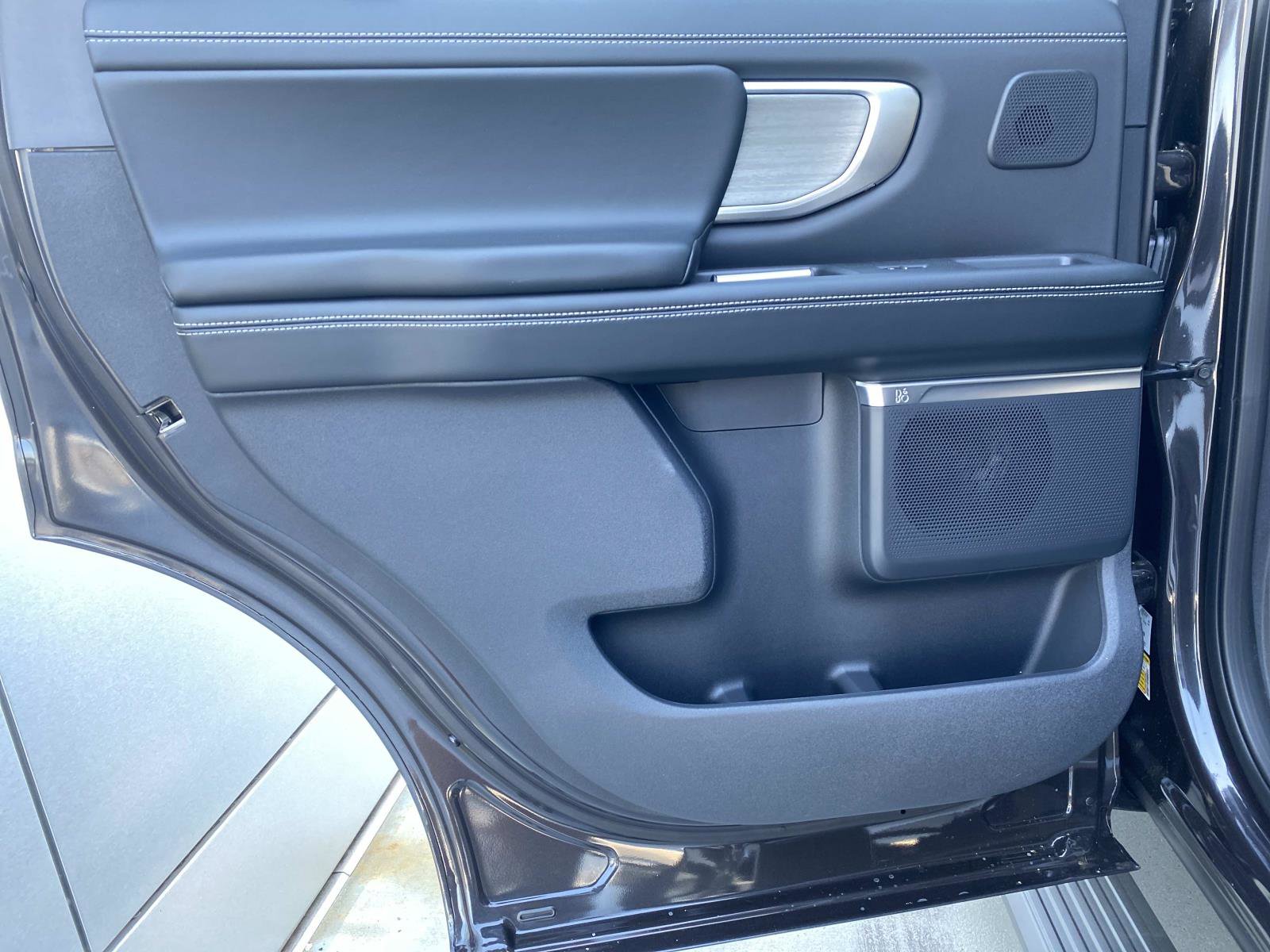 New 2026 Ford Expedition Platinum image 10