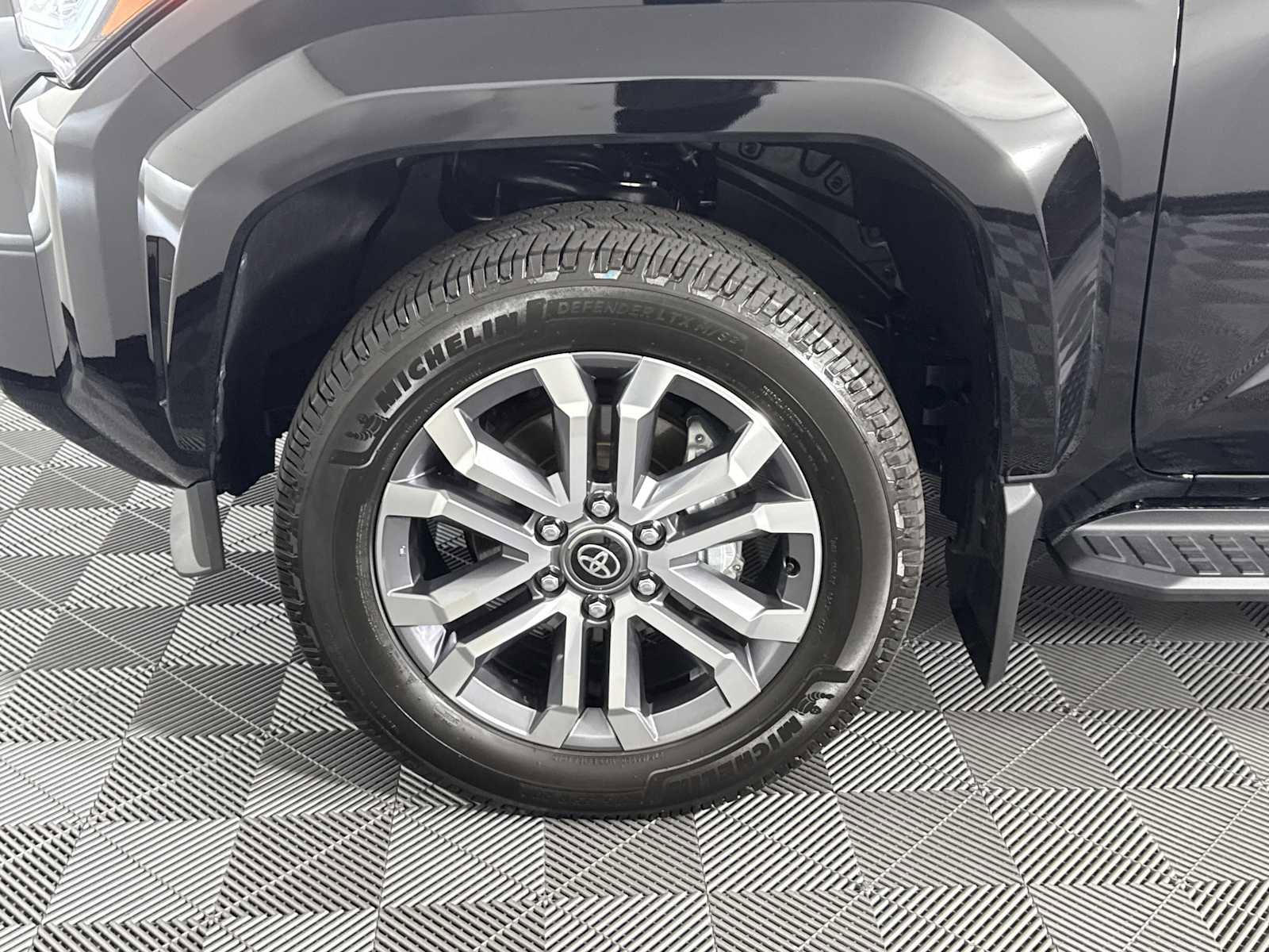 Used 2025 Toyota 4Runner Limited image 13