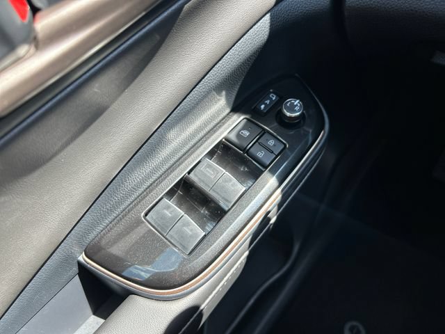 Used 2025 Toyota Crown AWD/4WD image 13