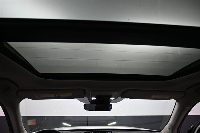 Used 2024 Honda Pilot Elite image 16