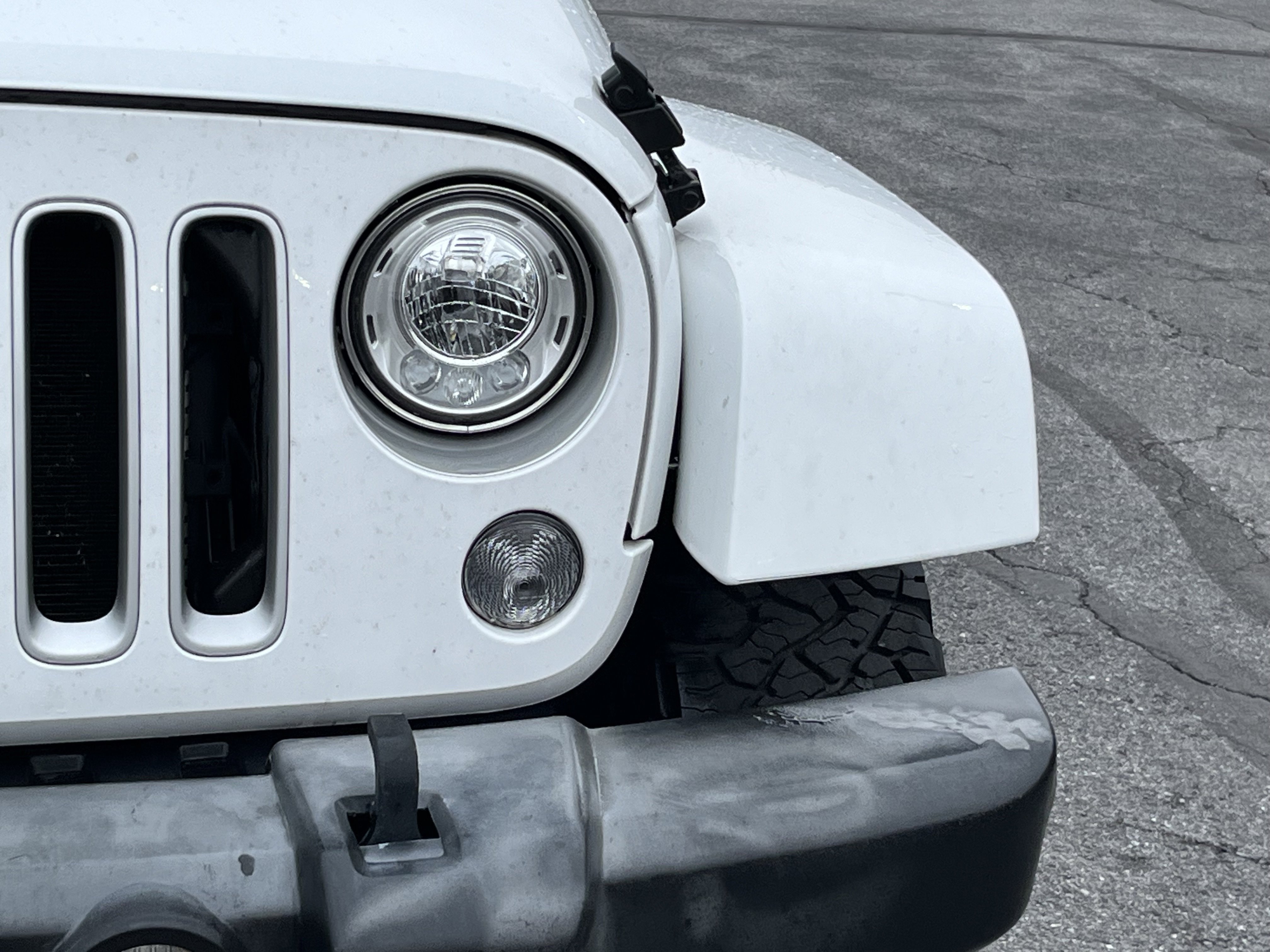 Used 2017 Jeep Wrangler Unlimited Sahara w/ Dual Top Group image 6