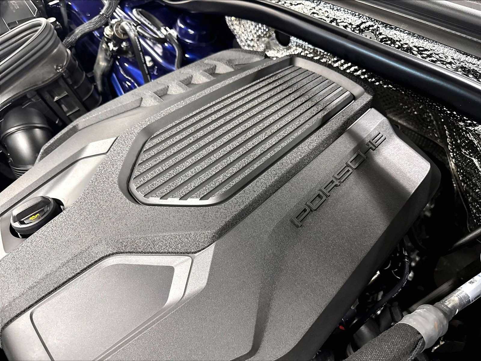 Used 2026 Porsche Macan AWD/4WD image 37