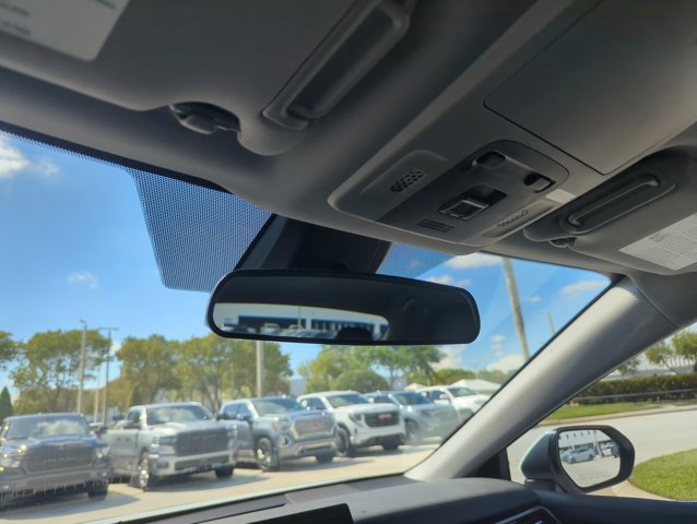 Used 2024 Toyota Camry SE image 14