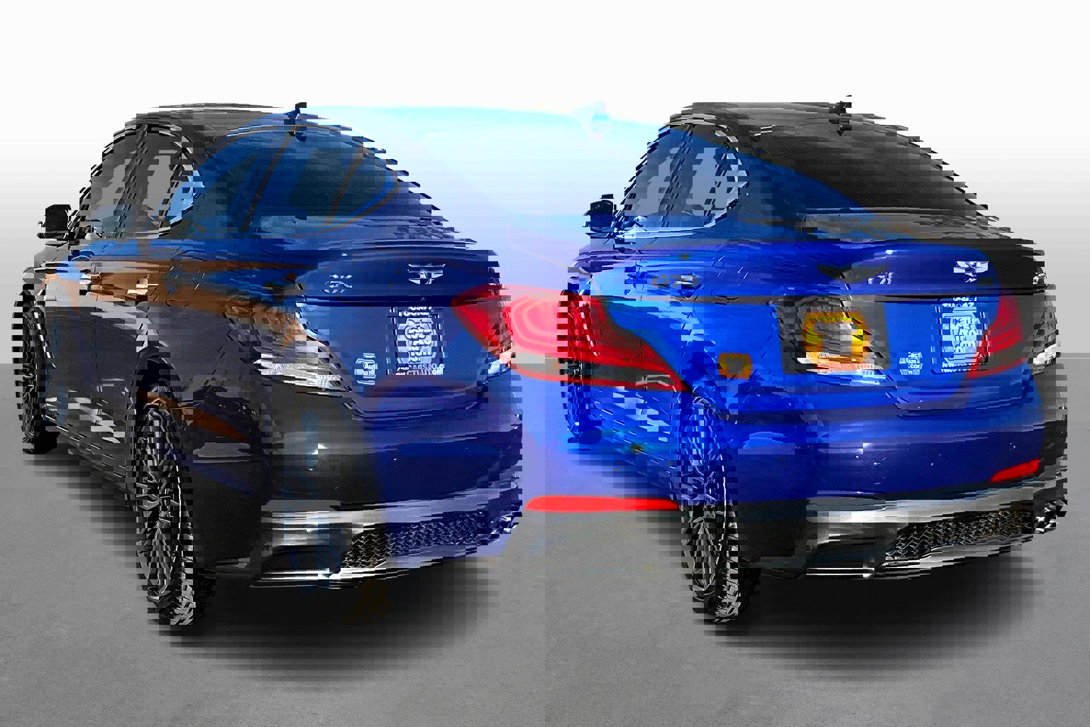 Used 2019 Genesis G70 2.0T Advanced w/ Elite Package image 11